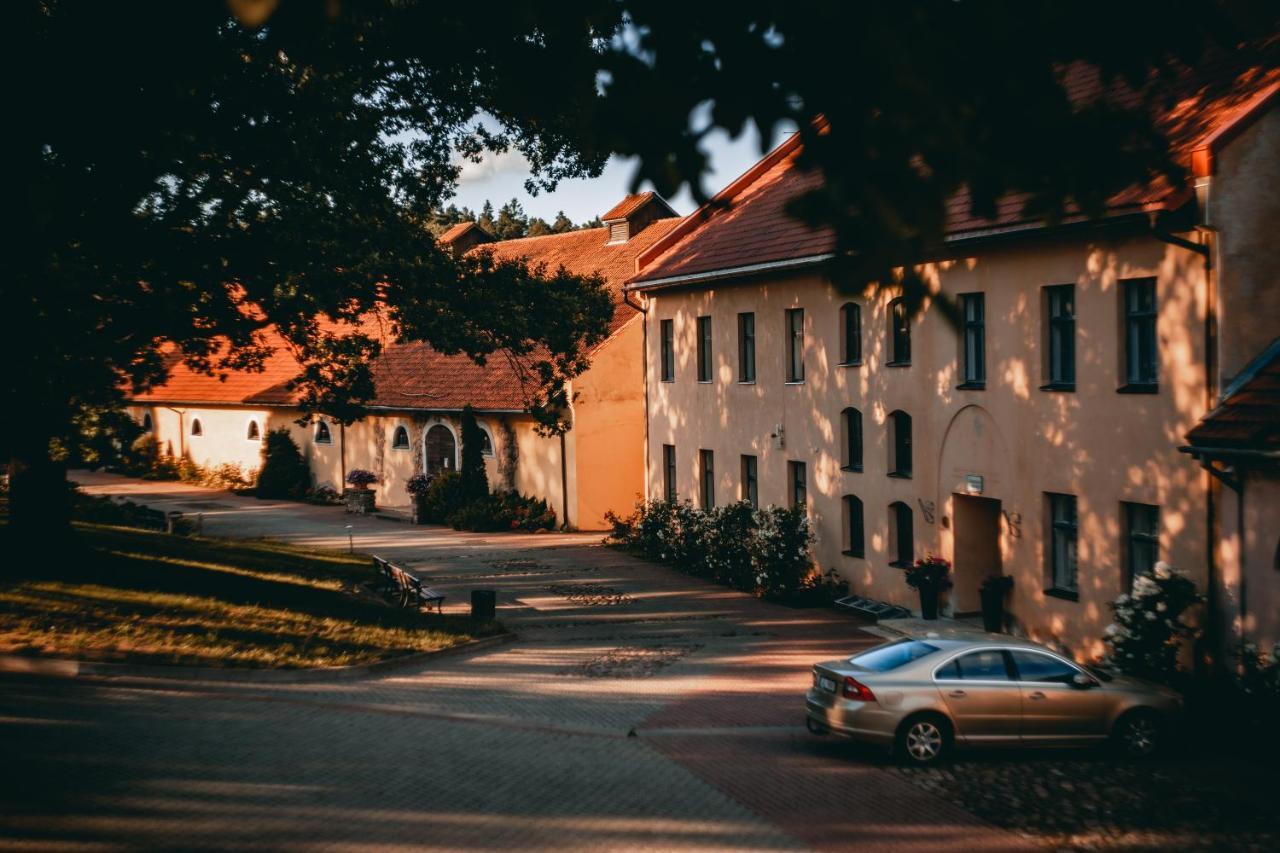 ホテル Slokenbekas Muiza Milzkalne エクステリア 写真